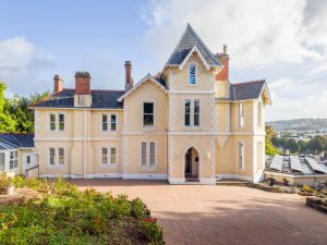  Torquay View - kate & tom's Large Holiday Homes