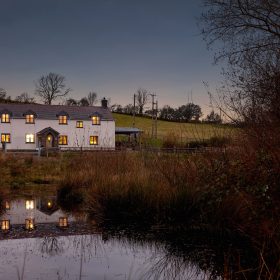 Cambrian Retreat - kate & tom's Large Holiday Homes