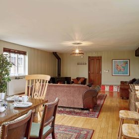 The Mendips - kate & tom's Large Holiday Homes