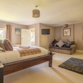 Whitelake Hall - kate & tom's Large Holiday Homes