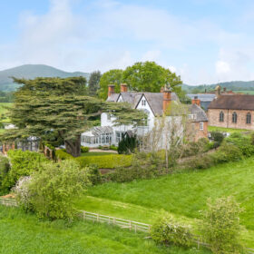 Albaston Lodge - kate & tom's Large Holiday Homes