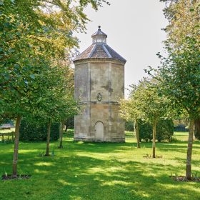 Frampton Court - kate & tom's Large Holiday Homes