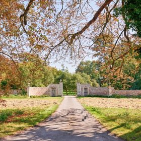 Frampton Court - kate & tom's Large Holiday Homes