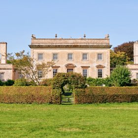 Frampton Court - kate & tom's Large Holiday Homes