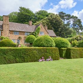 Cotswold Edge House - kate & tom's Large Holiday Homes