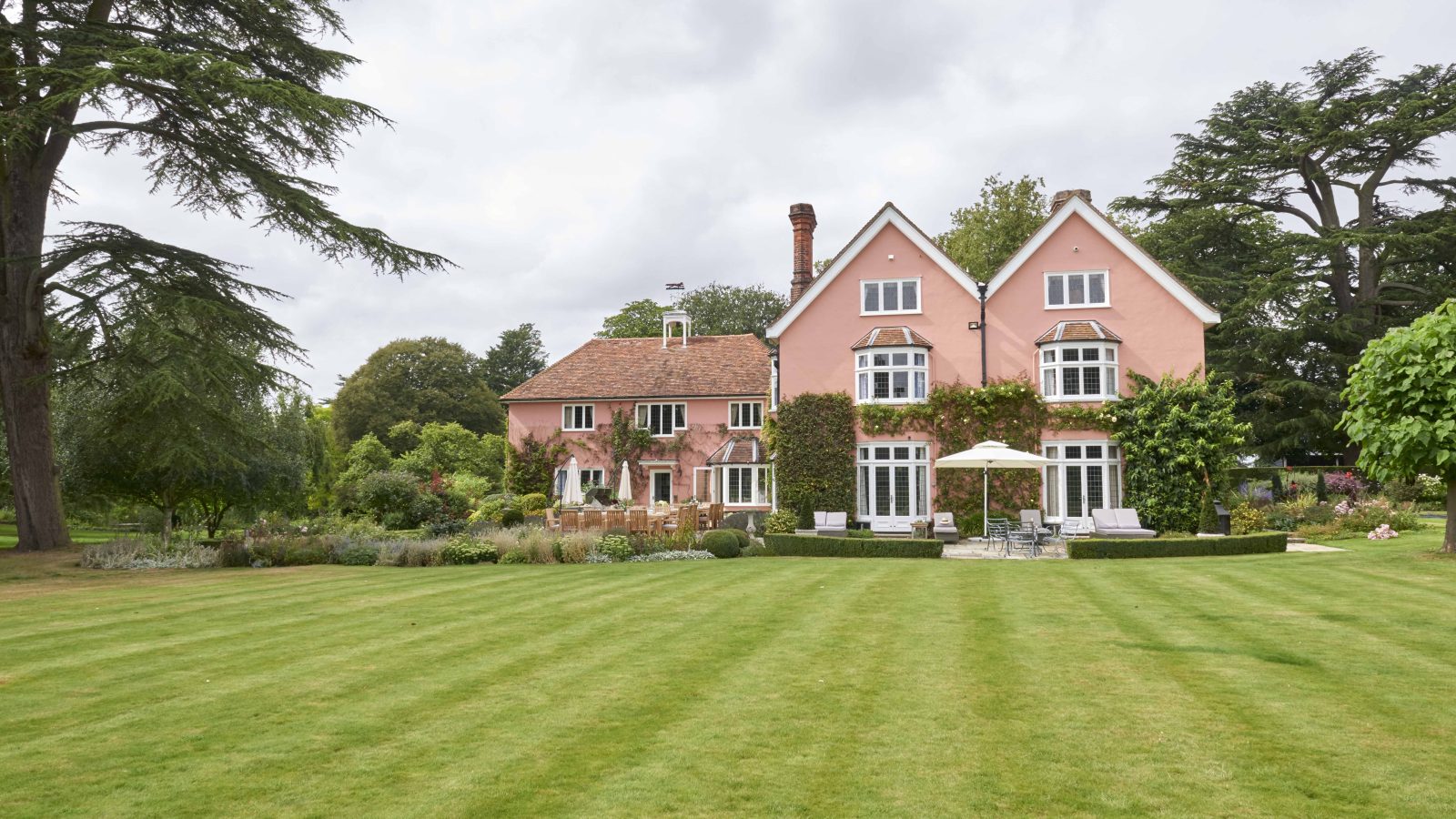  Suffolk Mansion - kate & tom's Large Holiday Homes