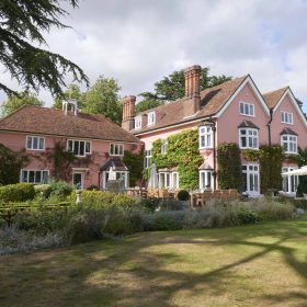 Suffolk Mansion - kate & tom's Large Holiday Homes