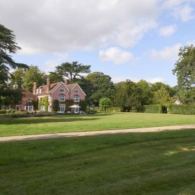 Suffolk Mansion - kate & tom's Large Holiday Homes