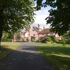 Suffolk Mansion - kate & tom's Large Holiday Homes