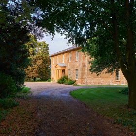 Northridge Hall and Cottage - kate & tom's Large Holiday Homes