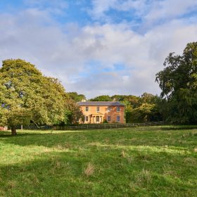 Northridge Hall and Cottage - kate & tom's Large Holiday Homes