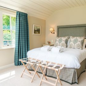 Countryside Cottage and Spa - kate & tom's Large Holiday Homes