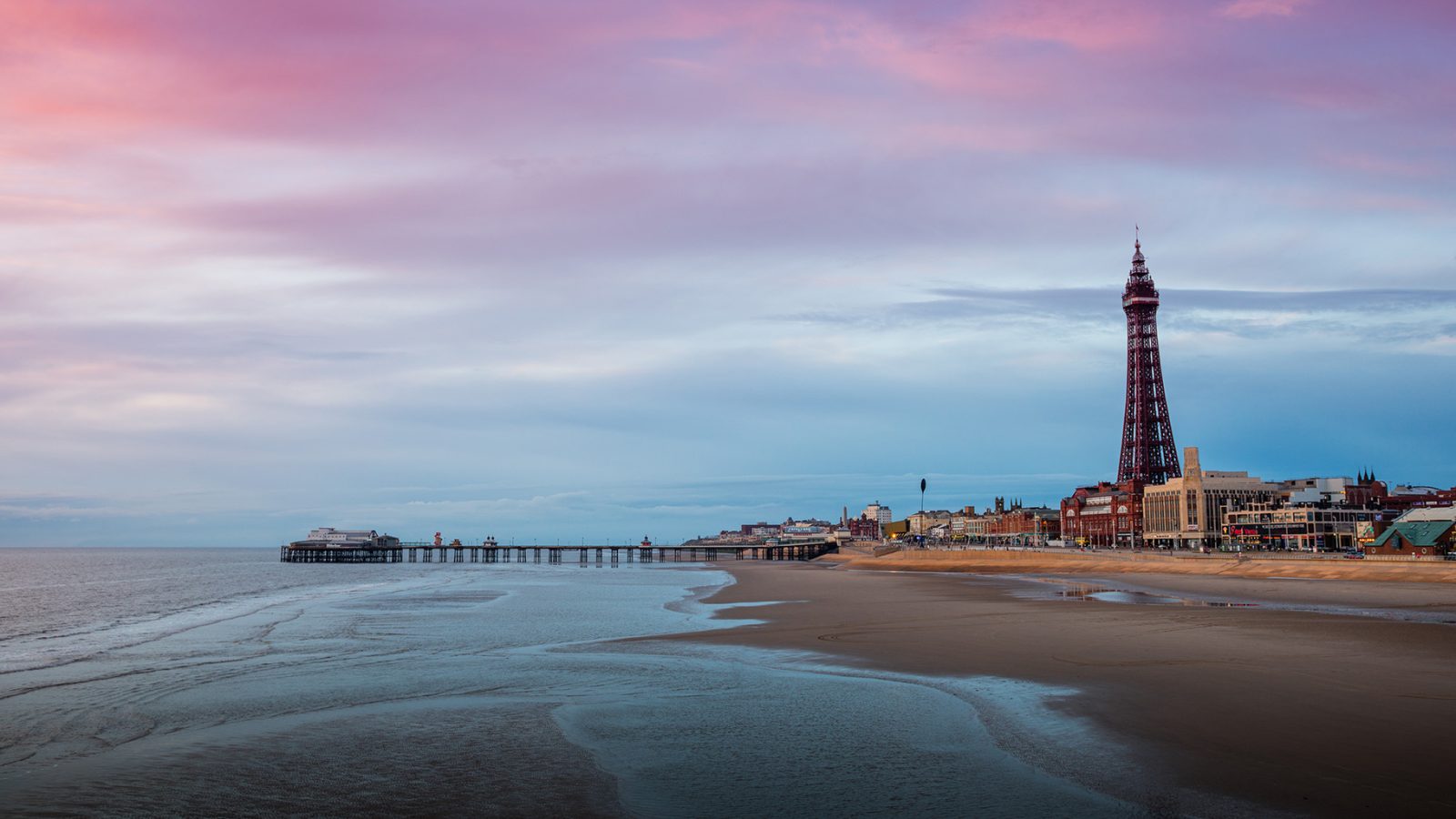 Party Houses in Blackpool - kate & tom's Large Holiday Homes