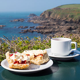 Cornish cream tea at Cornwall.