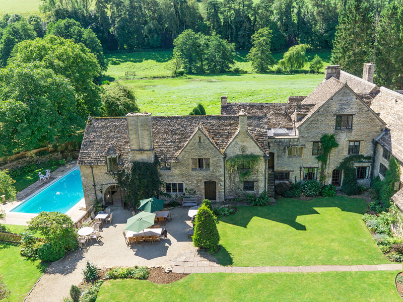 Large holiday home with a swimming pool.