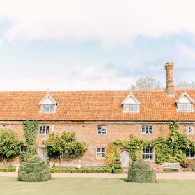 Tudor Hall - kate & tom's Large Holiday Homes