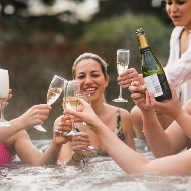 Hot tub hen party - kate & tom's Large Holiday Homes