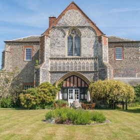  Butley Priory - kate & tom's Large Holiday Homes