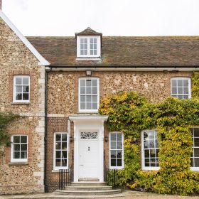 Butley Abbey Farmhouse - kate & tom's Large Holiday Homes