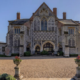 Butley Priory - kate & tom's Large Holiday Homes