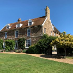 Butley Abbey Farmhouse - kate & tom's Large Holiday Homes