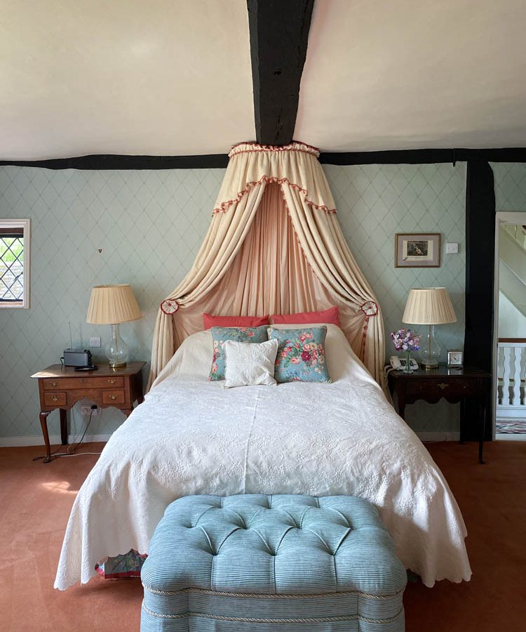  Chalford Manor - kate & tom's Large Holiday Homes