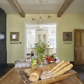 The Vicars Retreat - kate & tom's Large Holiday Homes