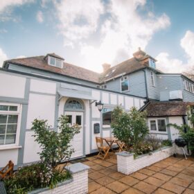 Ocean Sun Manor - kate & tom's Large Holiday Homes
