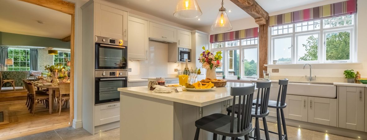 Greene Farmhouse - kate & tom's Large Holiday Homes