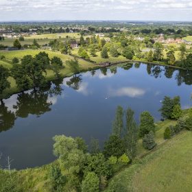 The Lakehouse Retreat - kate & tom's Large Holiday Homes