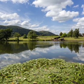 The Lakehouse Retreat - kate & tom's Large Holiday Homes