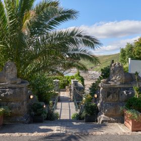  Surrounded by Sea - kate & tom's Large Holiday Homes