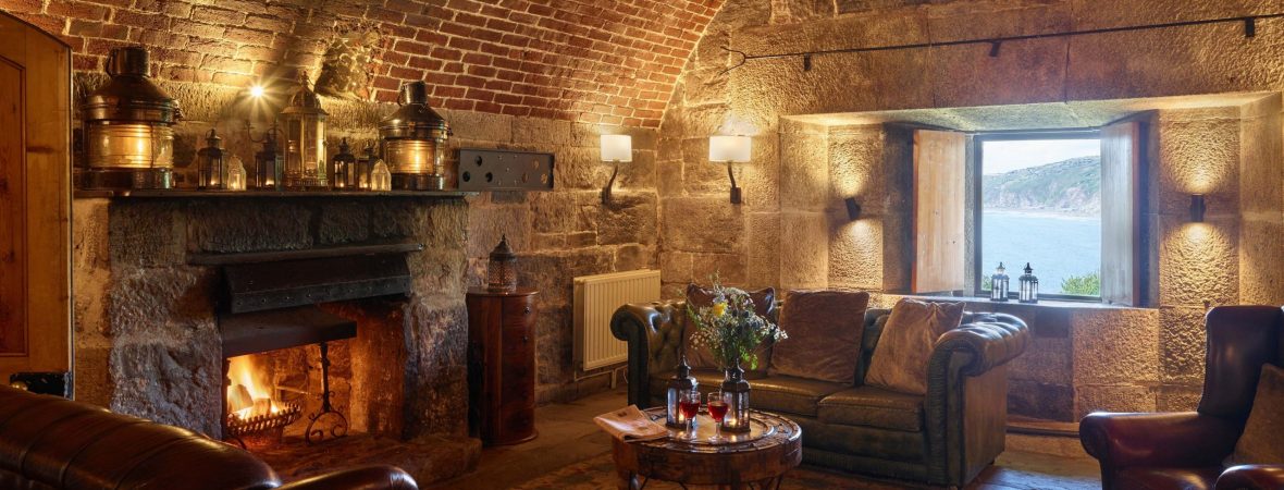 Surrounded by Sea - kate & tom's Large Holiday Homes