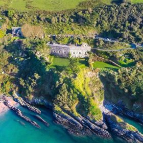 Surrounded by Sea - kate & tom's Large Holiday Homes