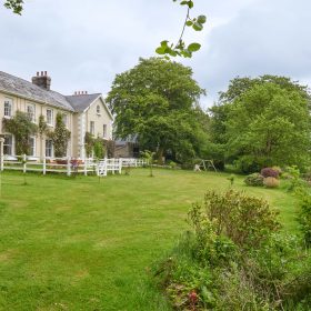 Dartmoor Hall - kate & tom's Large Holiday Homes