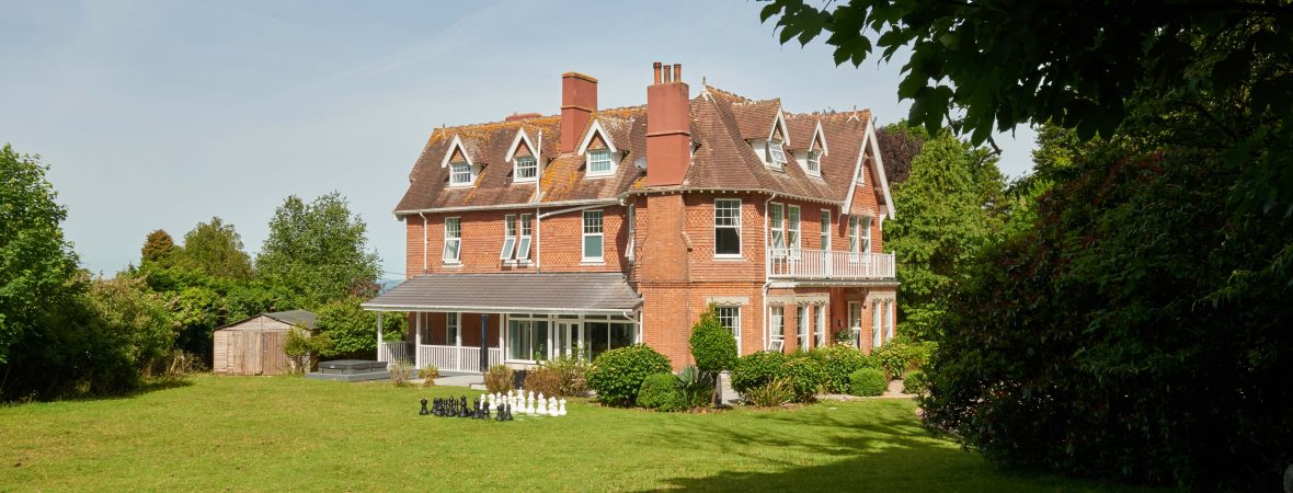 Moorend Manor - kate & tom's Large Holiday Homes