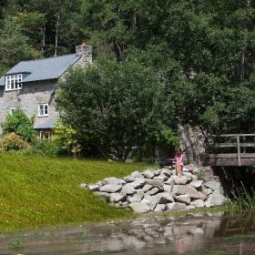  Woodland Mill - kate & tom's Large Holiday Homes