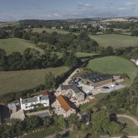 Lower Vineyard Farmhouse - kate & tom's Large Holiday Homes