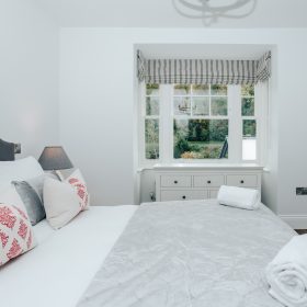 Chalk Hill House - kate & tom's Large Holiday Homes