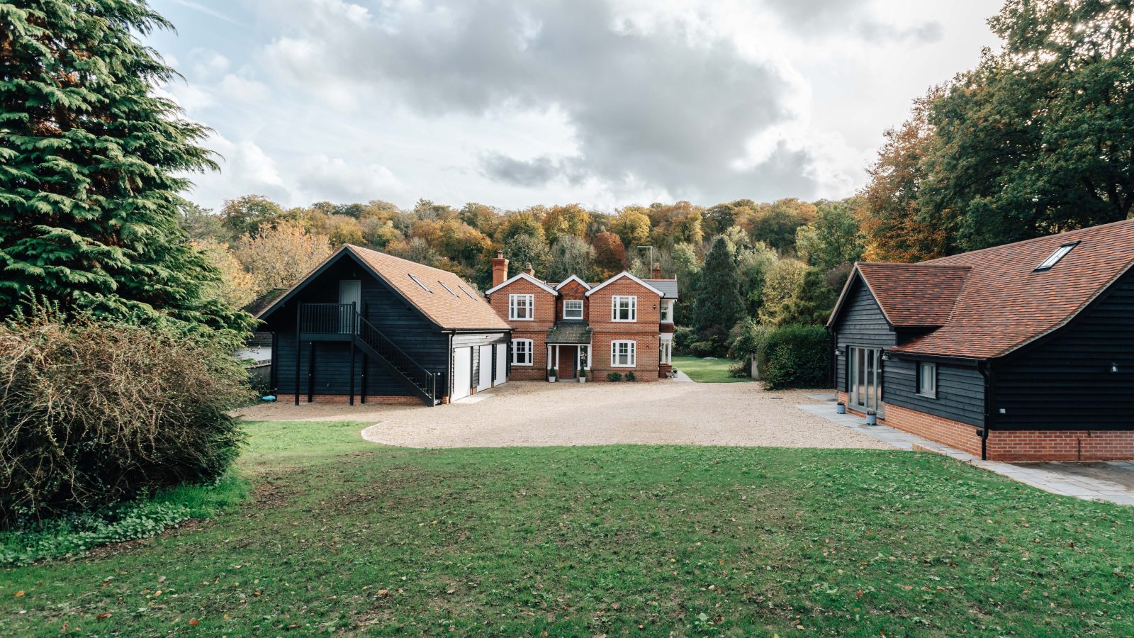 Chalk Hill House - kate & tom's Large Holiday Homes