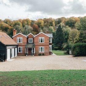 Chalk Hill House - kate & tom's Large Holiday Homes