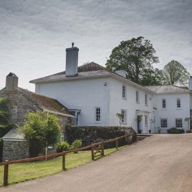 Vineyard Farmhouse - kate & tom's Large Holiday Homes