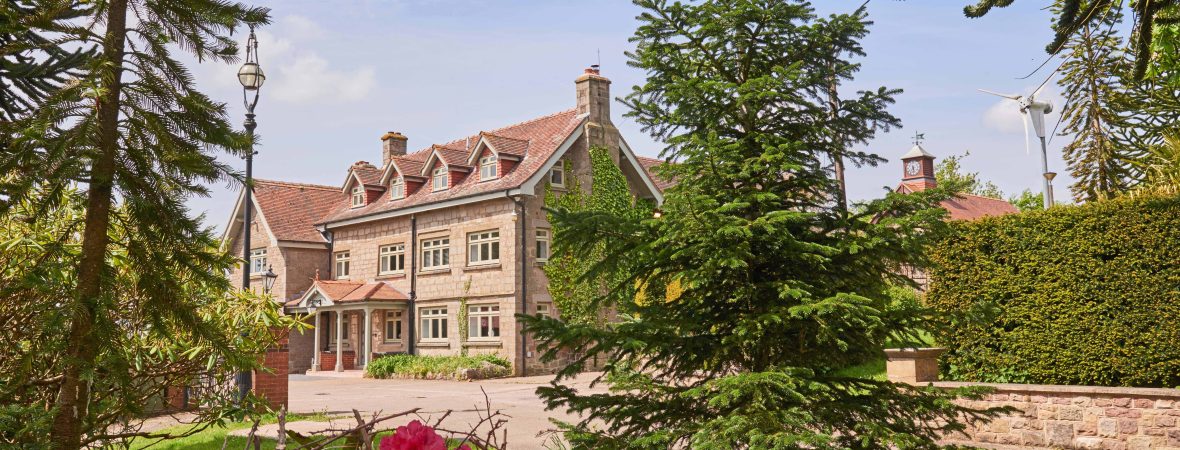 Starhill Manor - kate & tom's Large Holiday Homes