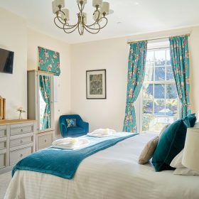 Severn Valley Manor - kate & tom's Large Holiday Homes