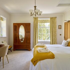 Severn Valley Manor - kate & tom's Large Holiday Homes