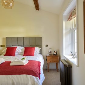 Severn Valley Manor - kate & tom's Large Holiday Homes