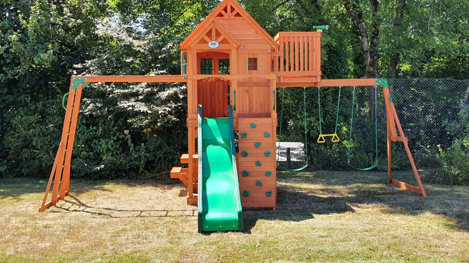 The School of Fun Play Area - kate & tom's Large Holiday Homes