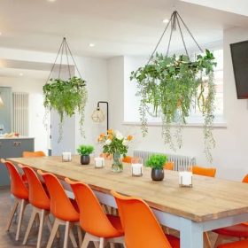 The School of Fun Kitchen/Dining - kate & tom's Large Holiday Homes