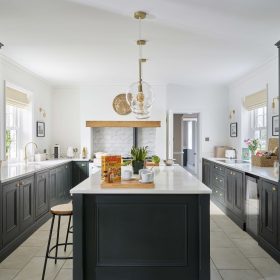 The White House - kate & tom's Large Holiday Homes