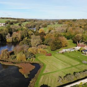 Beside the Lake - kate & tom's Large Holiday Homes